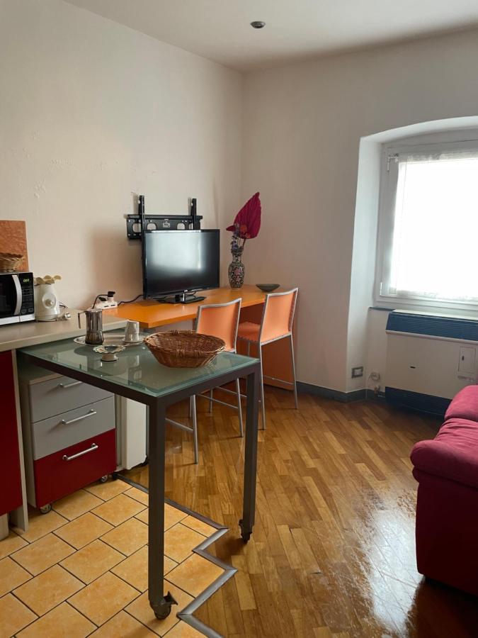 Little Nest Apartment ลาสเปเซีย ภายนอก รูปภาพ